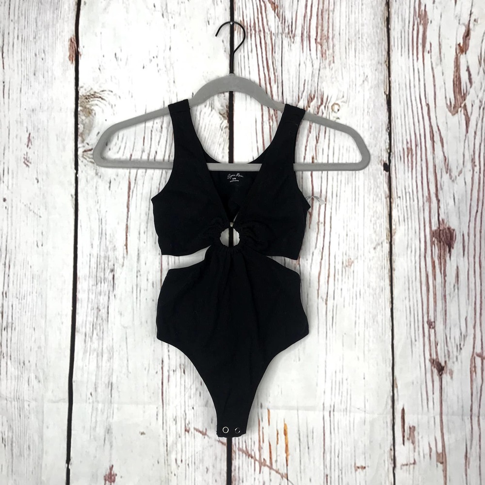 Sugar Rain Cut Out Backless Keyhole Music Festival Body Suit Size Small/Medium
